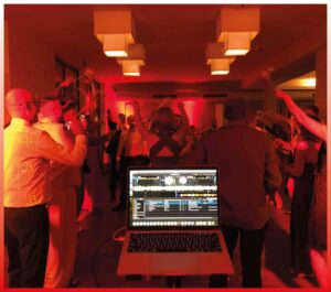 DJ buchen für Hochzeit & Events | Rock-DJ & Party-Musik